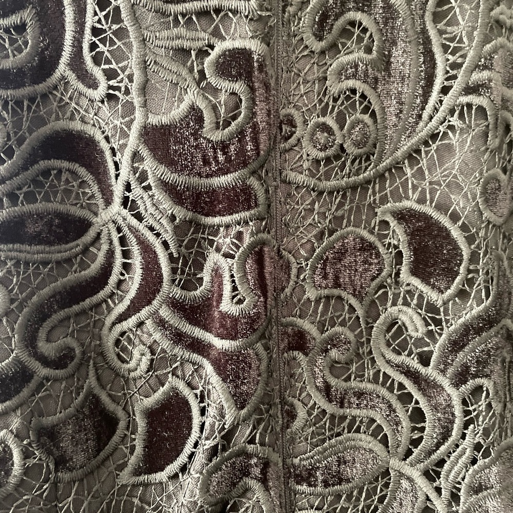 Donna Karan Embroidered Sleeveless Sheath
Dress - Picture 8 of 11